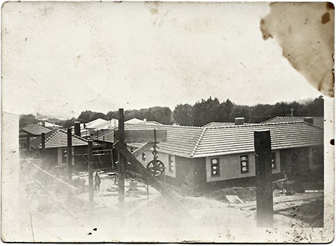 stoltz-building_r300